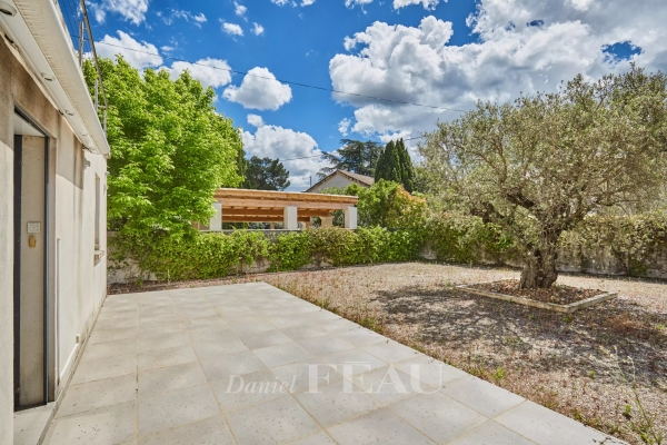 Luxury House for sale in Saint-Rémy-de-Provence, 1 060 000 €, Photo 2