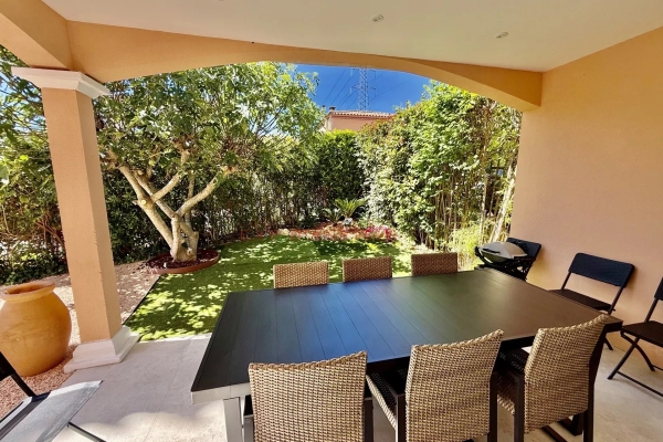 Maison de luxe à louer à Mougins, 3 500 €, Photo 6