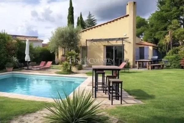 Maison de luxe à vendre à Valbonne, 990 000 €, Photo 1