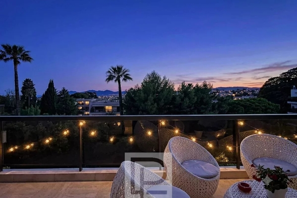 Appartement de luxe à vendre à Cannes, 865 000 €, Photo 2