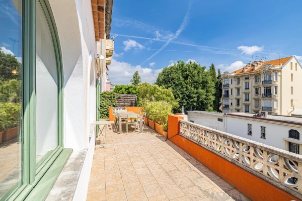 Maison de luxe à vendre à Nice, 1 049 000 €, Photo 2