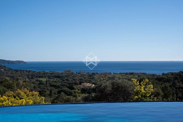 Maison de luxe à vendre à Cavalaire-sur-Mer, 2 600 000 €, Photo 3