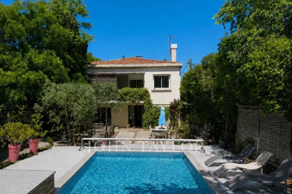 Maison de luxe à vendre à Marseille 9Ème, 880 000 €, Photo 1