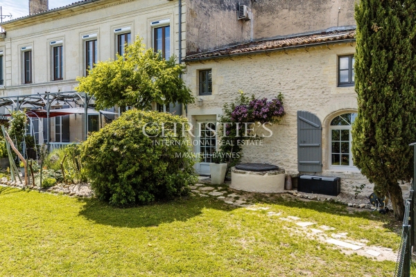 Maison de luxe à vendre à Saint-Estèphe, 1 100 000 €, Photo 1