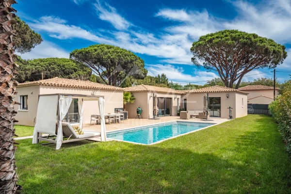 Maison de luxe à louer à Grimaud, 8 500 €, Photo 1