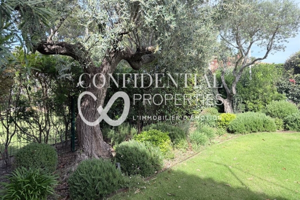 Maison de luxe à vendre à Cavalaire-sur-Mer, 1 750 000 €, Photo 4