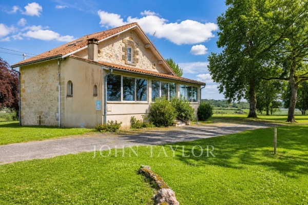 Maison de luxe à vendre à Saint-Émilion, 790 000 €, Photo 2