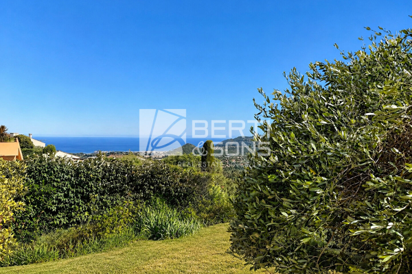 Luxury Apartment for sale in Mandelieu-la-Napoule, 695 000 €, Photo 1