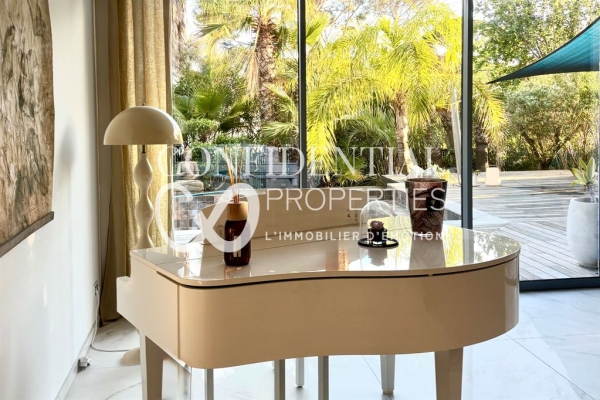 Maison de luxe à vendre à Le Brusc, 2 600 000 €, Photo 1