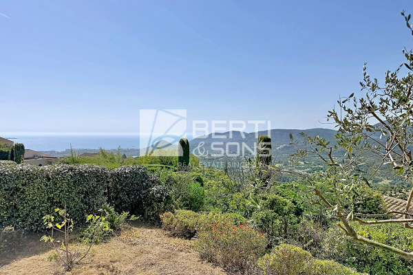 Luxury Apartment for sale in Mandelieu-la-Napoule, 598 000 €, Photo 2