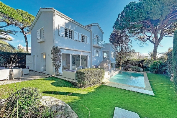 Maison de luxe à vendre à Cap d'Antibes, 2 950 000 €, Photo 1