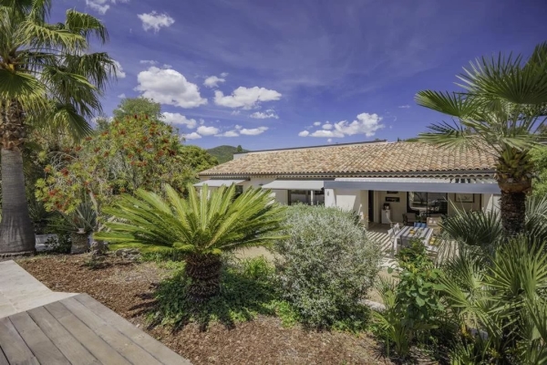 Maison de luxe à vendre à Grimaud, 1 590 000 €, Photo 1