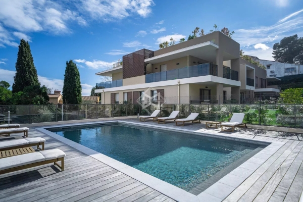 Maison de luxe à vendre à Mougins, 875 000 €, Photo 1