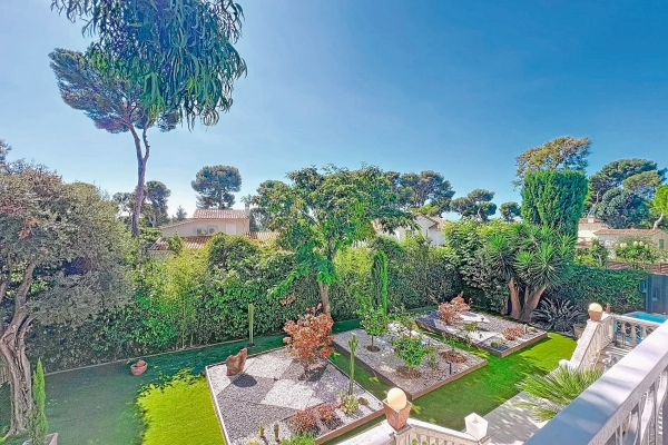 Luxury House for sale in Cap d'Antibes, 2 300 000 €, Photo 2