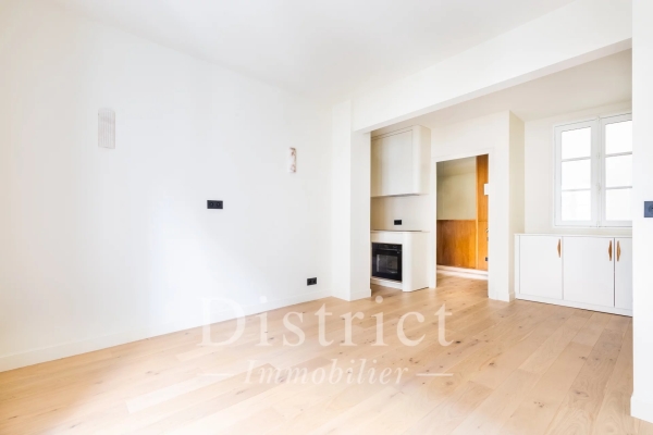 Luxury Apartment for sale in Paris 4Ème, 899 000 €, Photo 2