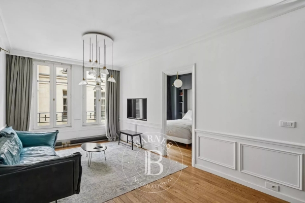 Luxury Apartment for sale in Paris 6Ème, 1 100 000 €, Photo 3