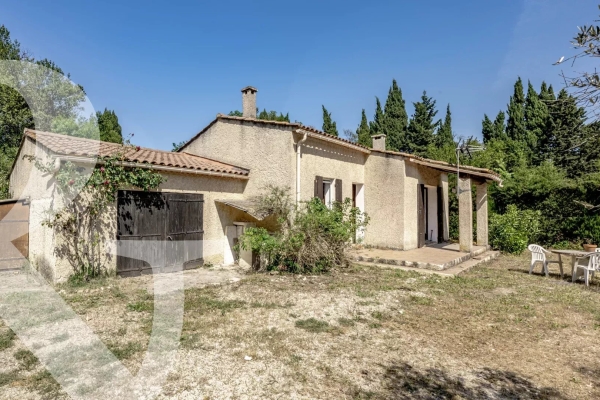 Maison de luxe à vendre à Saint-Rémy-de-Provence, 690 000 €, Photo 1