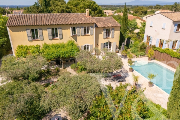 Maison de luxe à vendre à Saint-Rémy-de-Provence, 1 290 000 €, Photo 1