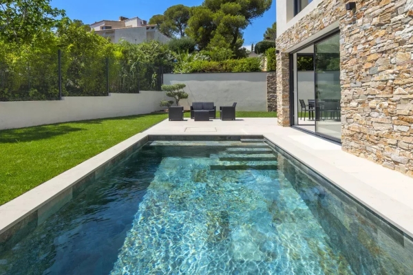 Maison de luxe à vendre à Saint-Raphaël, 980 000 €, Photo 1