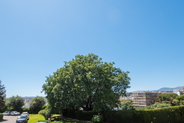 Appartement de luxe à vendre à Nice, 240 000 €, Photo 2
