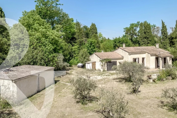 Maison de luxe à vendre à Saint-Rémy-de-Provence, 690 000 €, Photo 2