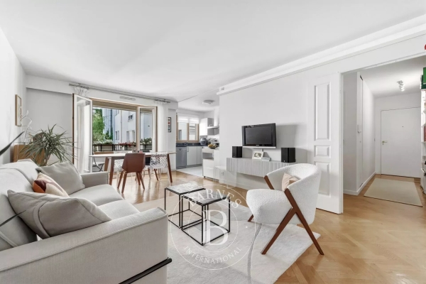 Luxury Apartment for sale in Paris 11Ème, 745 000 €, Photo 3