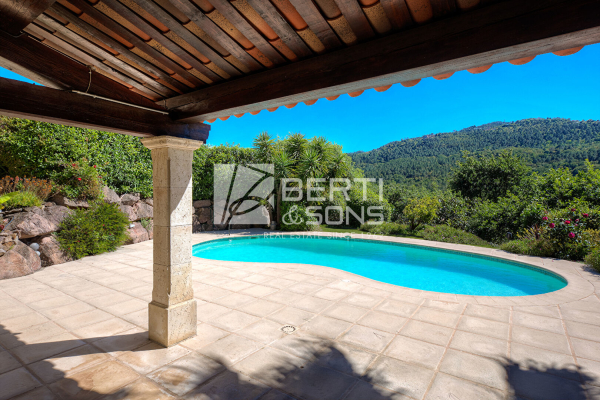 Luxury House for sale in Les Adrets de l'Esterel, 990 000 €, Photo 1
