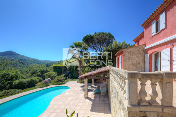 Maison de luxe à vendre à Les Adrets de l'Esterel, 990 000 €, Photo 2