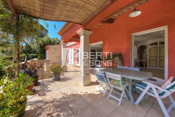 Maison de luxe à vendre à Les Adrets de l'Esterel, 990 000 €, Photo 3