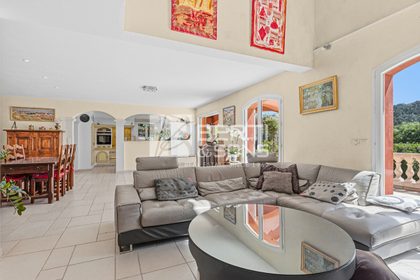 Maison de luxe à vendre à Les Adrets de l'Esterel, 990 000 €, Photo 4