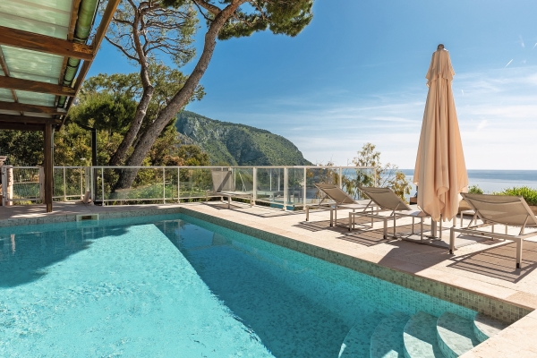 Luxury House for sale in Èze, 2 800 000 €, Photo 1