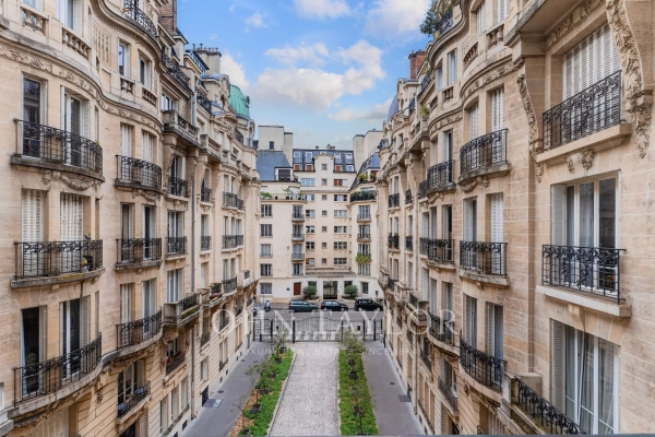 Luxury Apartment for sale in Paris 16Ème, 1 670 000 €, Photo 1