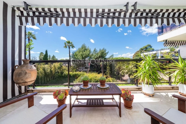 Luxury Apartment for sale in Cannes, 695 000 €, Photo 1