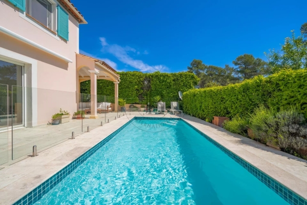 Maison de luxe à vendre à Mougins, 790 000 €, Photo 1