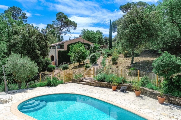 Maison de luxe à vendre à Le Thoronet, 585 000 €, Photo 2
