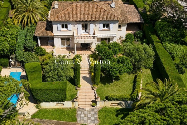 Maison de luxe à vendre à Saint-Raphaël, 978 000 €, Photo 1
