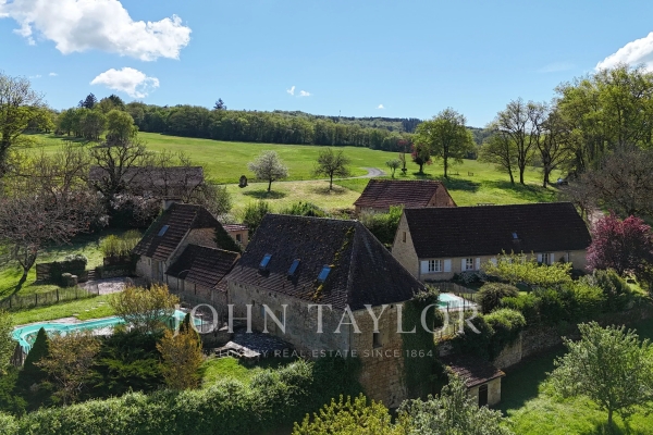 Maison de luxe à vendre à Tursac, 1 100 000 €, Photo 2