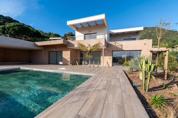 Maison de luxe à vendre à Le Lavandou, 1 995 000 €, Photo 1