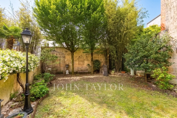 Maison de luxe à louer à Bordeaux, 5 000 €, Photo 1