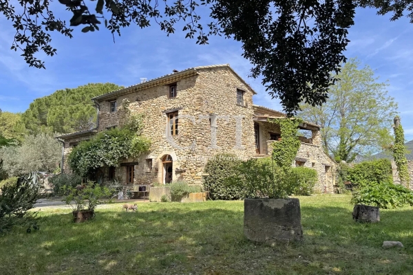 Maison de luxe à vendre à Vaison-la-Romaine, 693 000 €, Photo 1