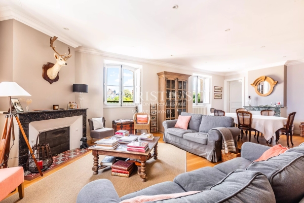Luxury Apartment for sale in Bordeaux, 840 000 €, Photo 1