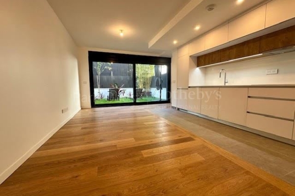 Maison de luxe à vendre à Sèvres, 570 000 €, Photo 2