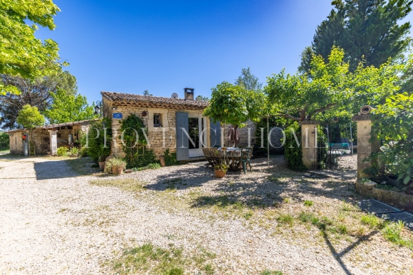 Luxury House for sale in Gordes, 1 200 000 €, Photo 2