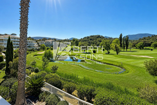 Luxury Apartment for sale in Mandelieu-la-Napoule, 585 500 €, Photo 1
