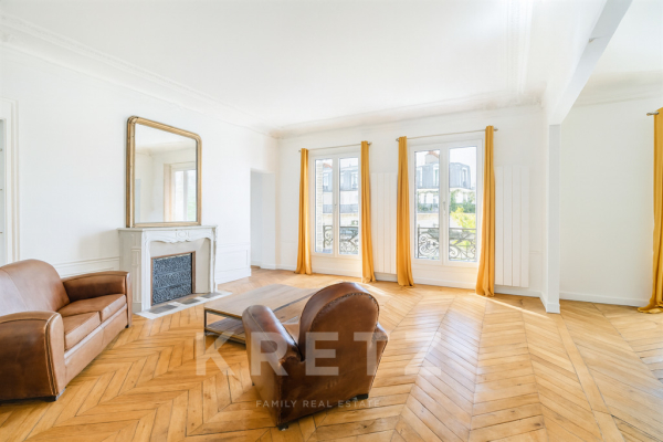 Luxury Apartment for sale in Paris 11ème, 1 395 000 €, Photo 4