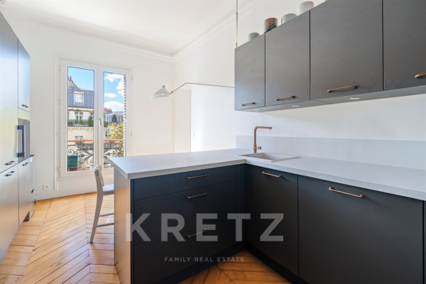 Luxury Apartment for sale in Paris 11ème, 1 395 000 €, Photo 5