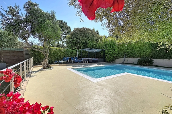 Maison de luxe à vendre à Antibes, 1 490 000 €, Photo 2