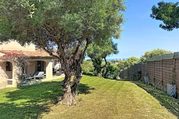 Maison de luxe à vendre à Antibes, 1 490 000 €, Photo 3