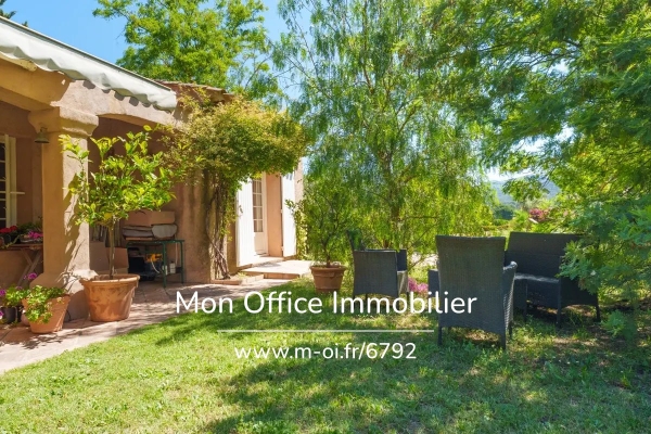 Maison de luxe à vendre à Le Beausset, 1 045 000 €, Photo 1