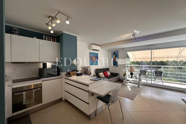 Appartement de luxe à vendre à Menton, 546 000 €, Photo 1